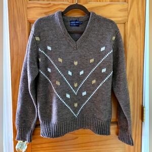 Career Club Men's V-Neck Sweater-Warm Brown Argyle-Also Great As Unisex/ Women's